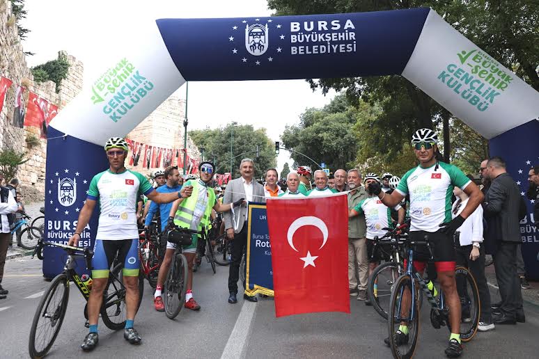 “Tophane-Nilüfer-Mudanya Bisiklet Turu”yla yeşile pedalladılar