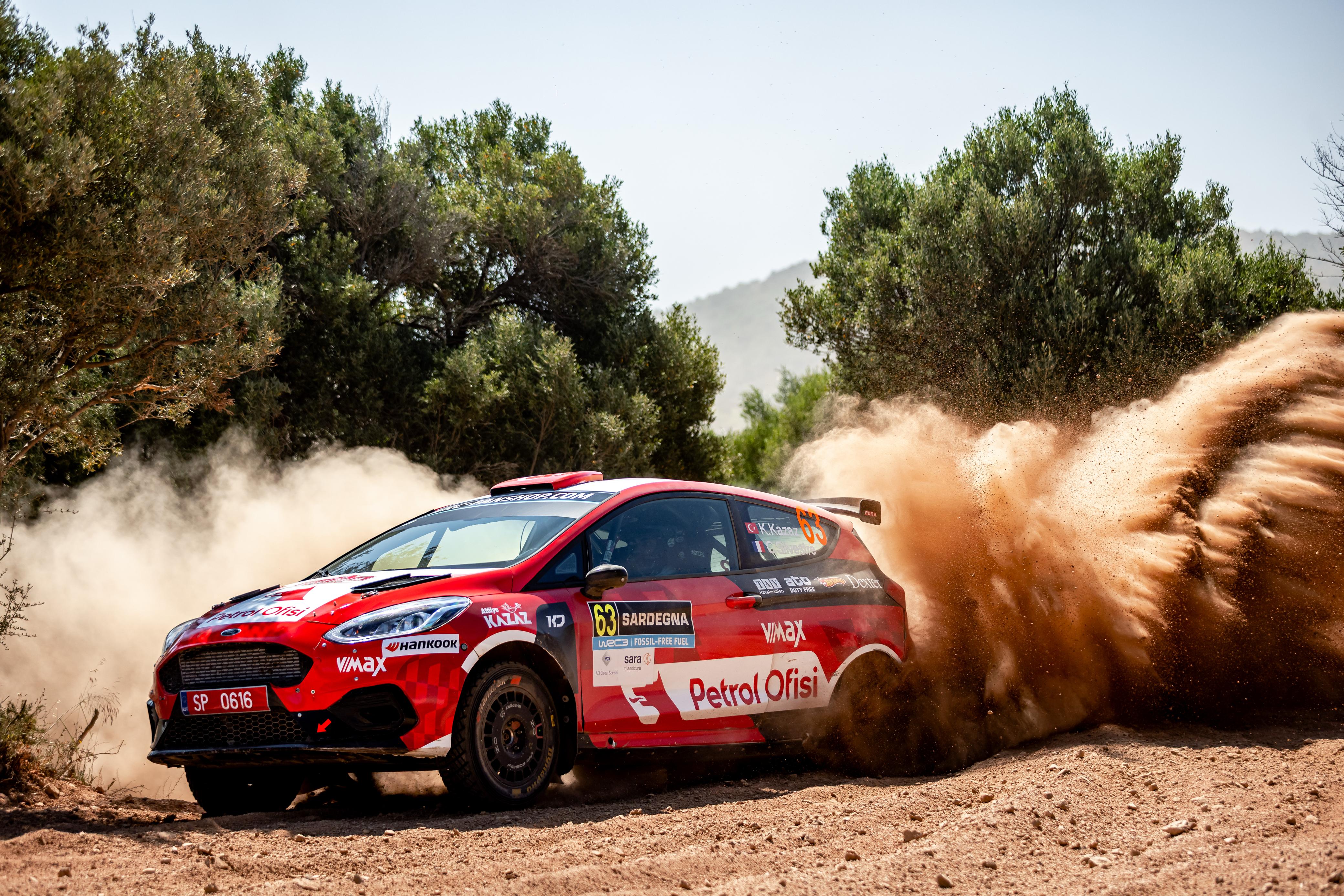 Türkiye'nin genç ralli şampiyonu Kerem Kazaz,  Dünya Ralli Şampiyonası'nın WRC3 yarışmasında 4.'lüğe yükseldi