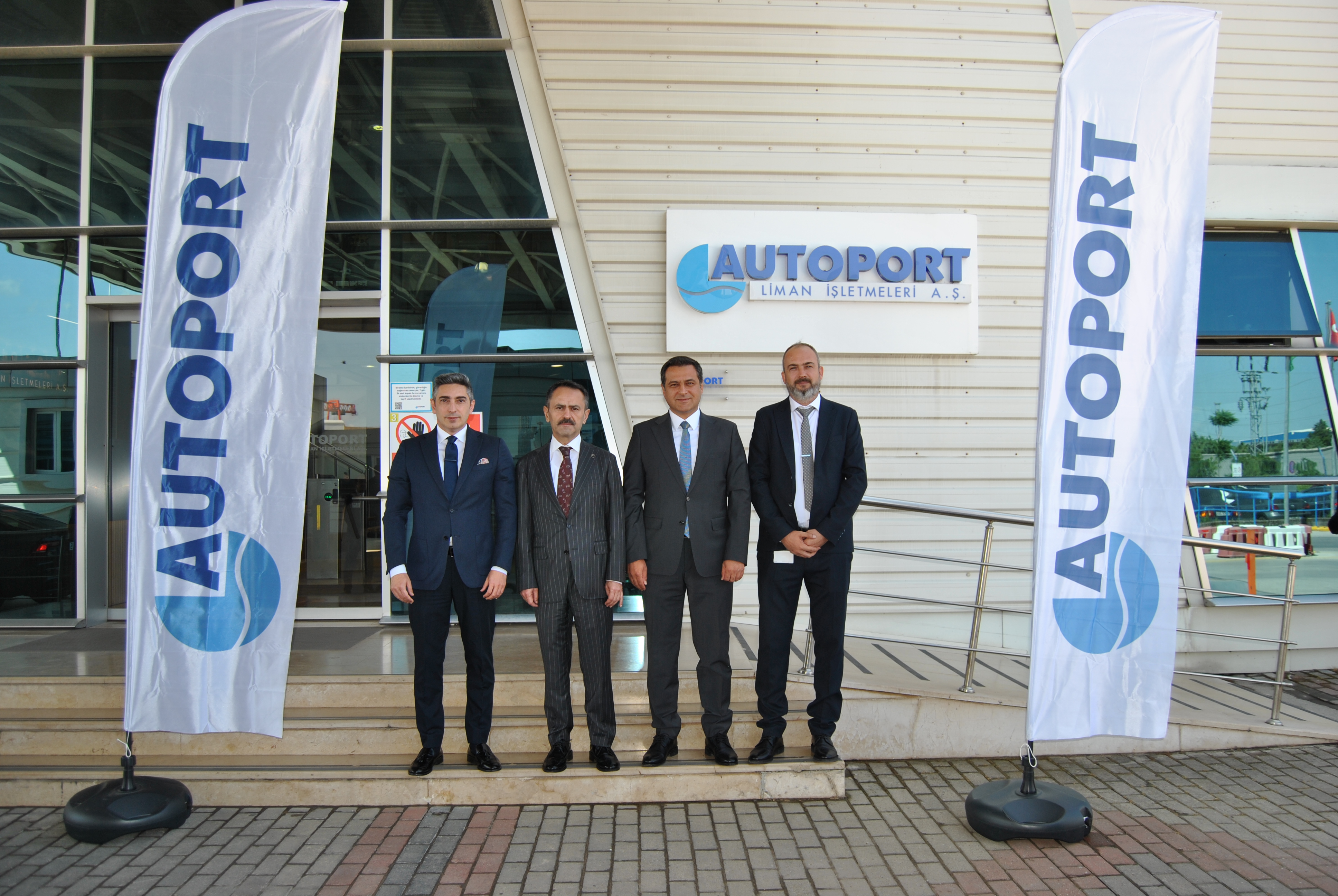 Kocaeli Valisi Sayın İlhami Aktaş'tan  Türkiye'nin ilk otomotiv limanı Autoport'a ziyaret