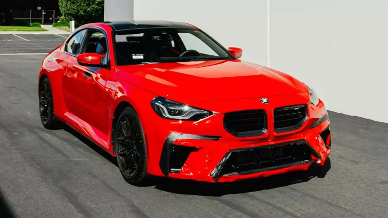 BMW M2'nin tartışmalı tasarımını koli bandıyla düzeltmek mümkün!