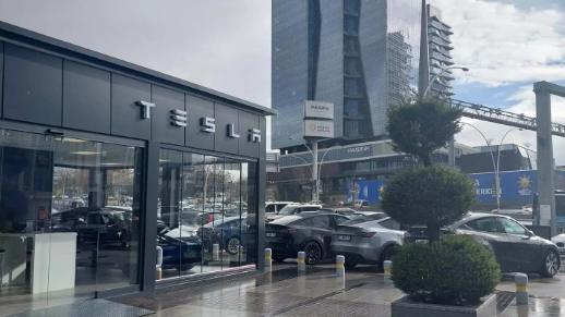 Tesla, ilk fiziksel mağazasını Ankara'da açtı